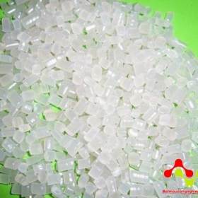Hạt nhựa màu trắng